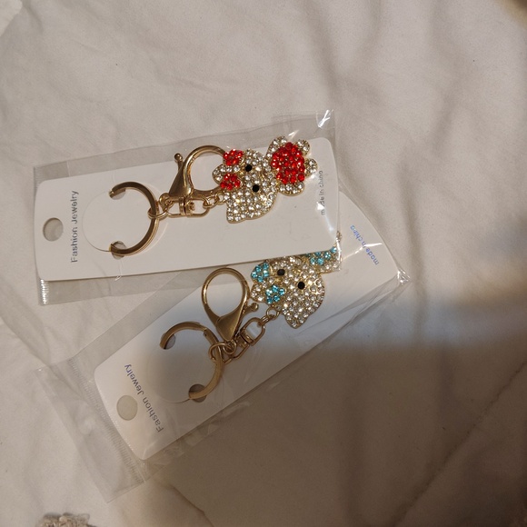 Two keychains - Picture 1 of 1